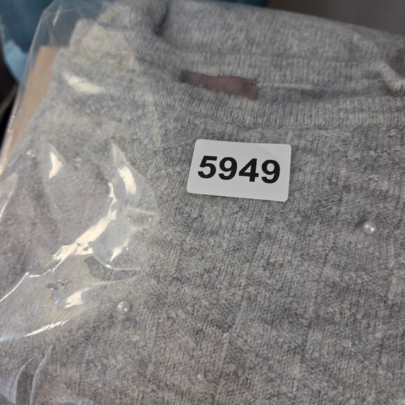 Chico's 2 US L/12 Gray Lightweight Crewneck Sweater with Pearl Embellishments - Picture 10 of 11